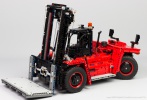 Lego-42082-Model-D-Heavy-Forklift-23