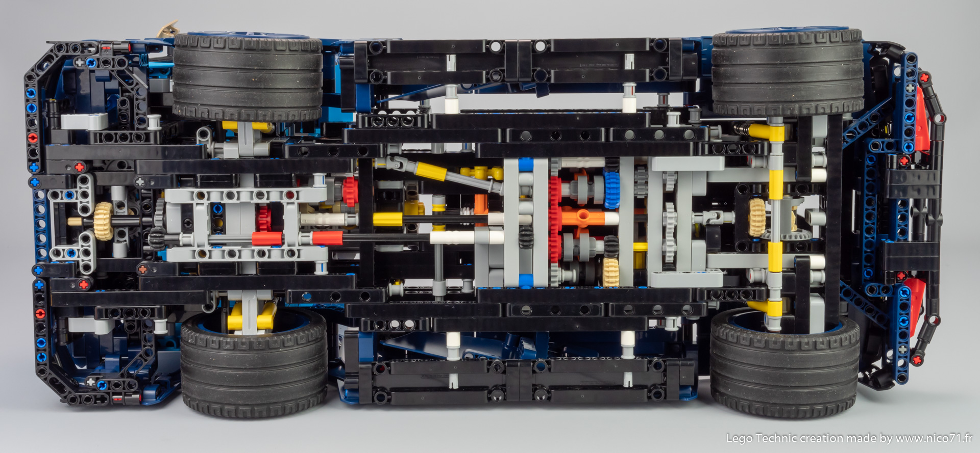 Lego-42083-model-b-race-truck-6