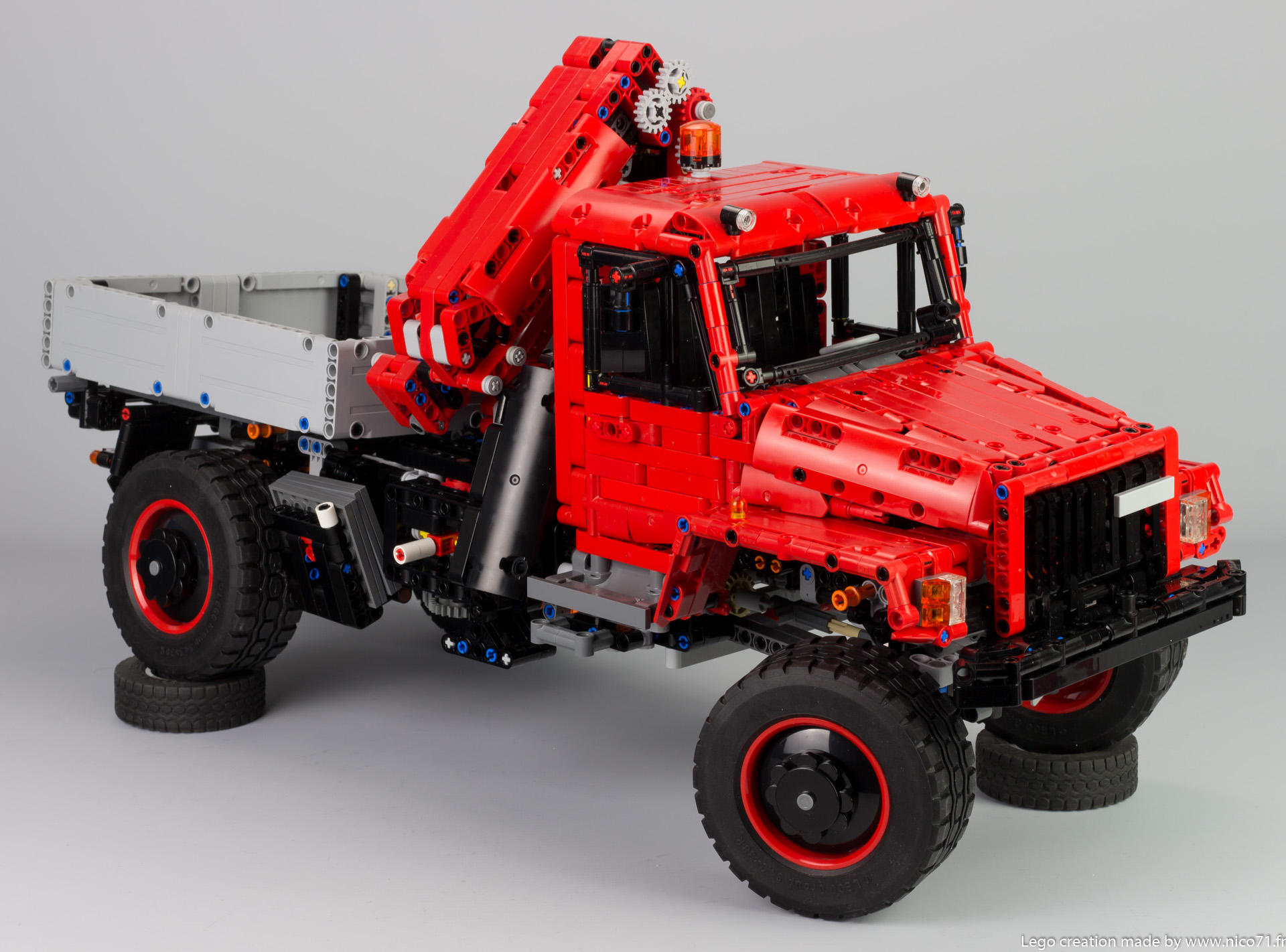 lego-42082-model-E-offroad-truck-15