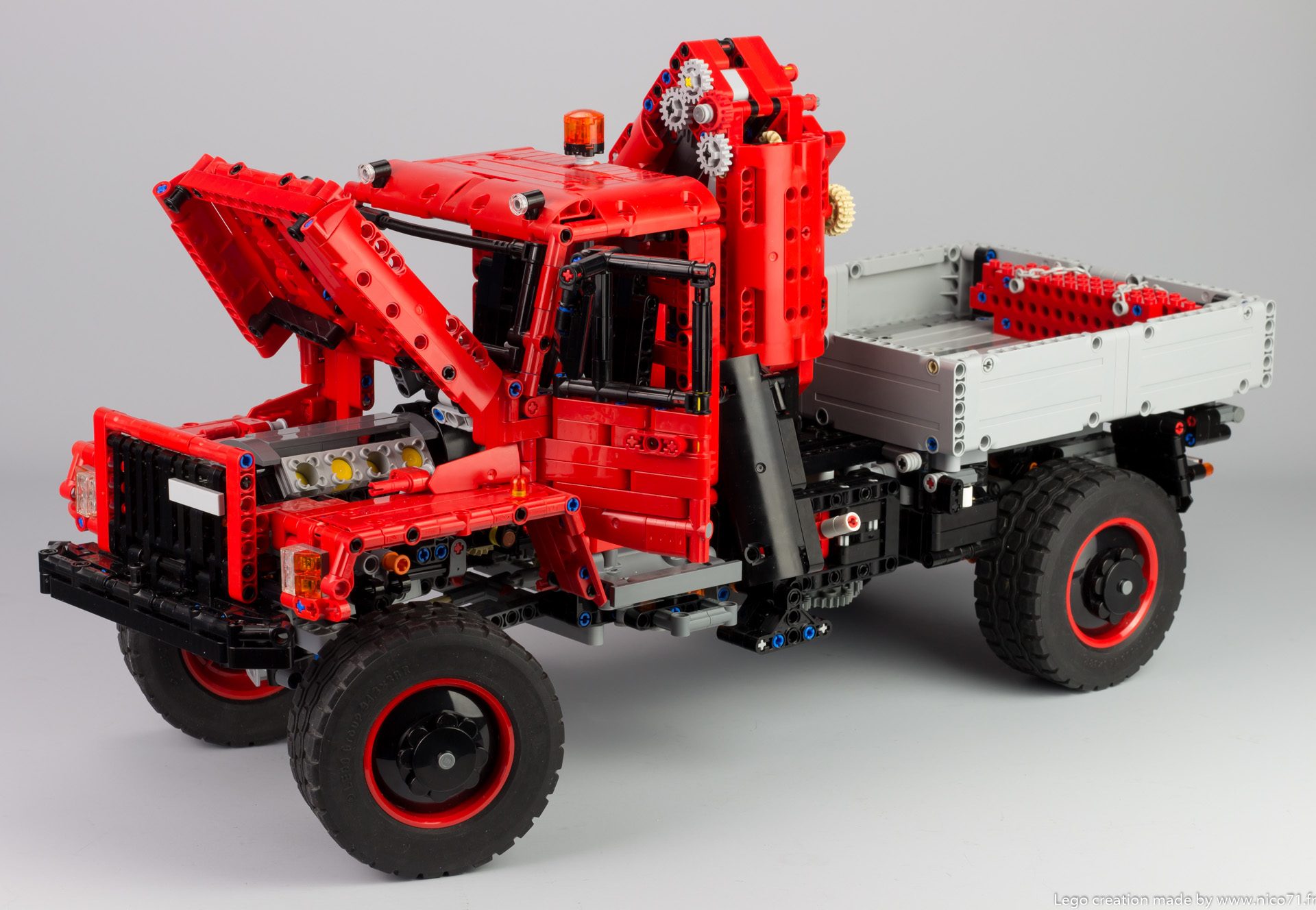 Camion grue tout-terrain LEGO Technic 42082