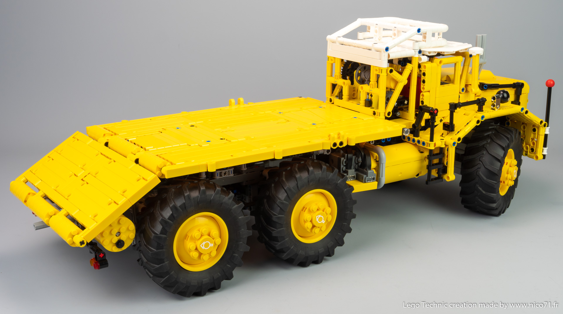 Lego-Berliet-T100-11