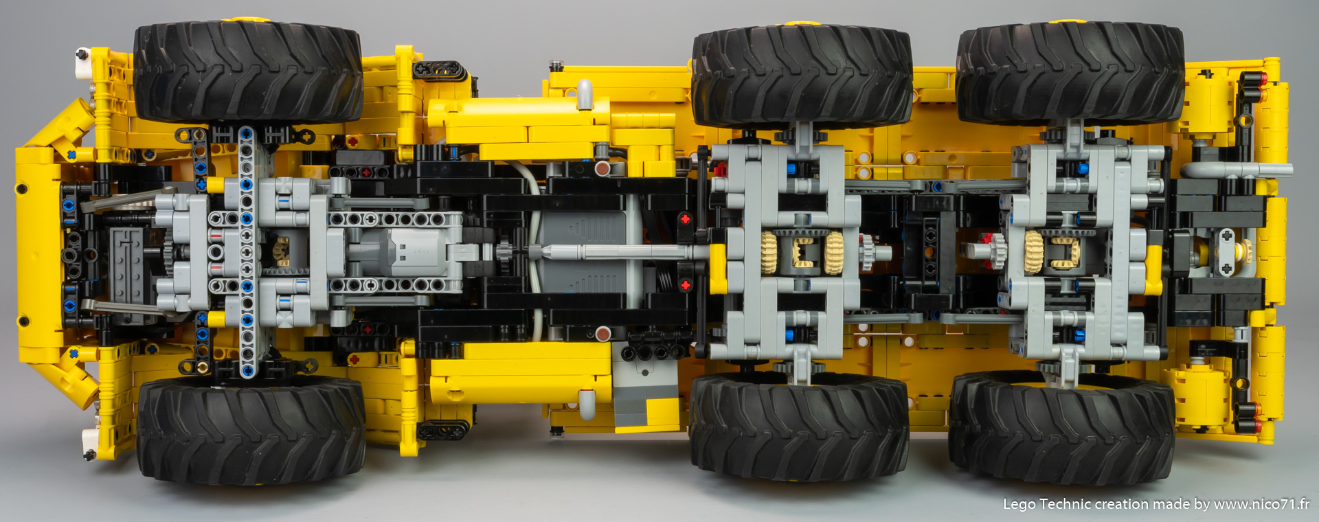 Lego-Berliet-T100-9