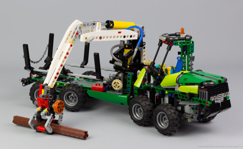 lego-technic-42080-model-c-forwarder-8.j