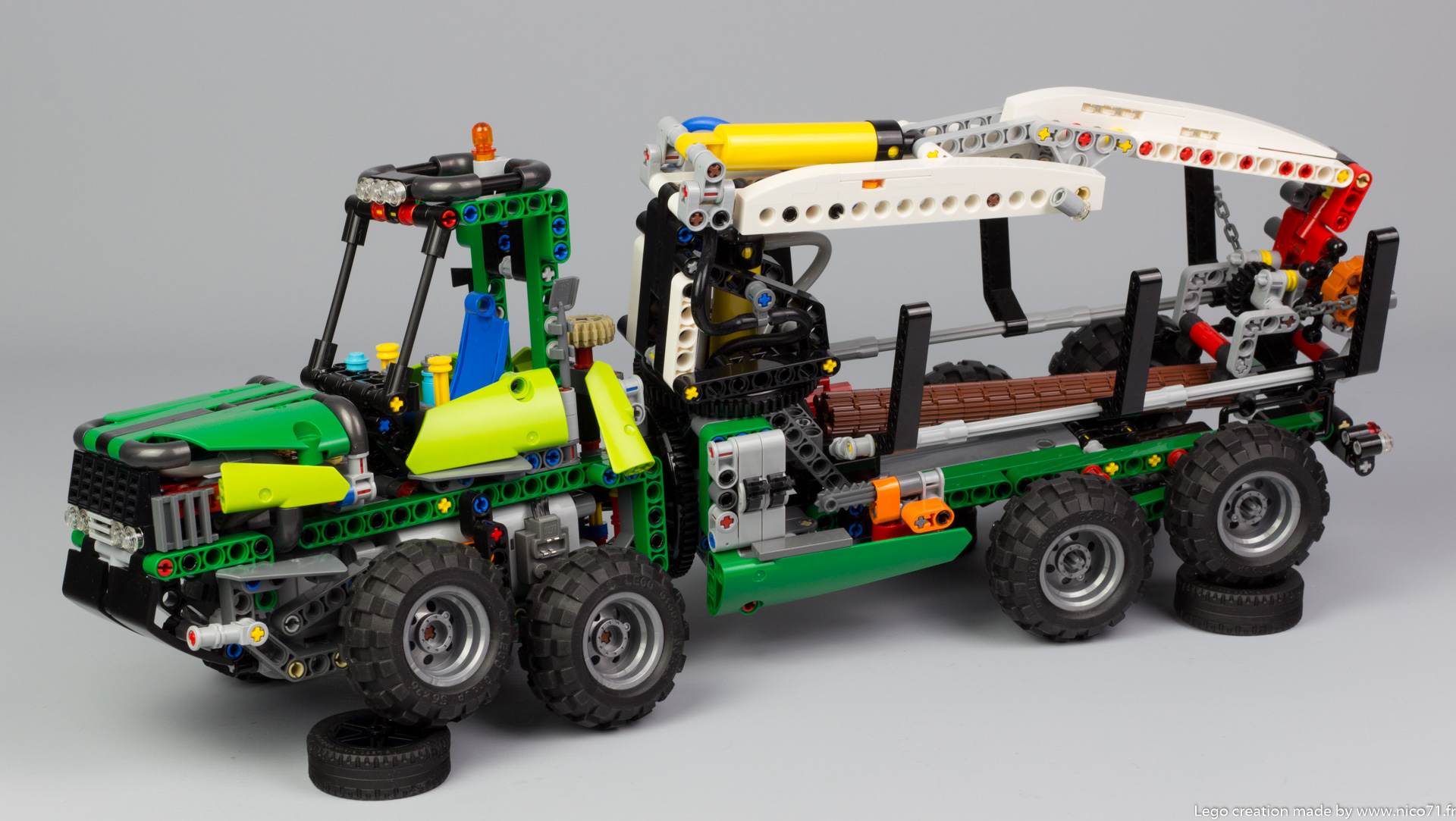 lego-technic-42080-model-c-forwarder-9